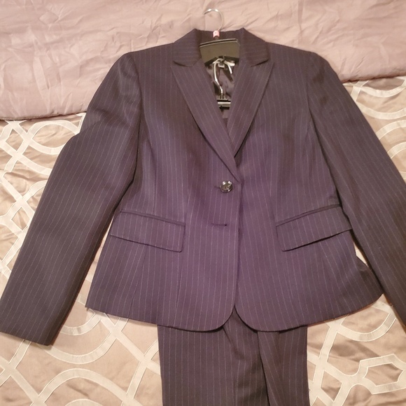 Kasper Pinstripe suit 2 piece 8/8P - Picture 3 of 5